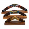 Australian Treasures boemerang set 3 stuks bruin/ dotpainted inclusief hardhouten boemerangstandaards Australian Treasures boemerang set 3 stuks bruin/ dotpainted inclusief hardhouten boemerangstandaards